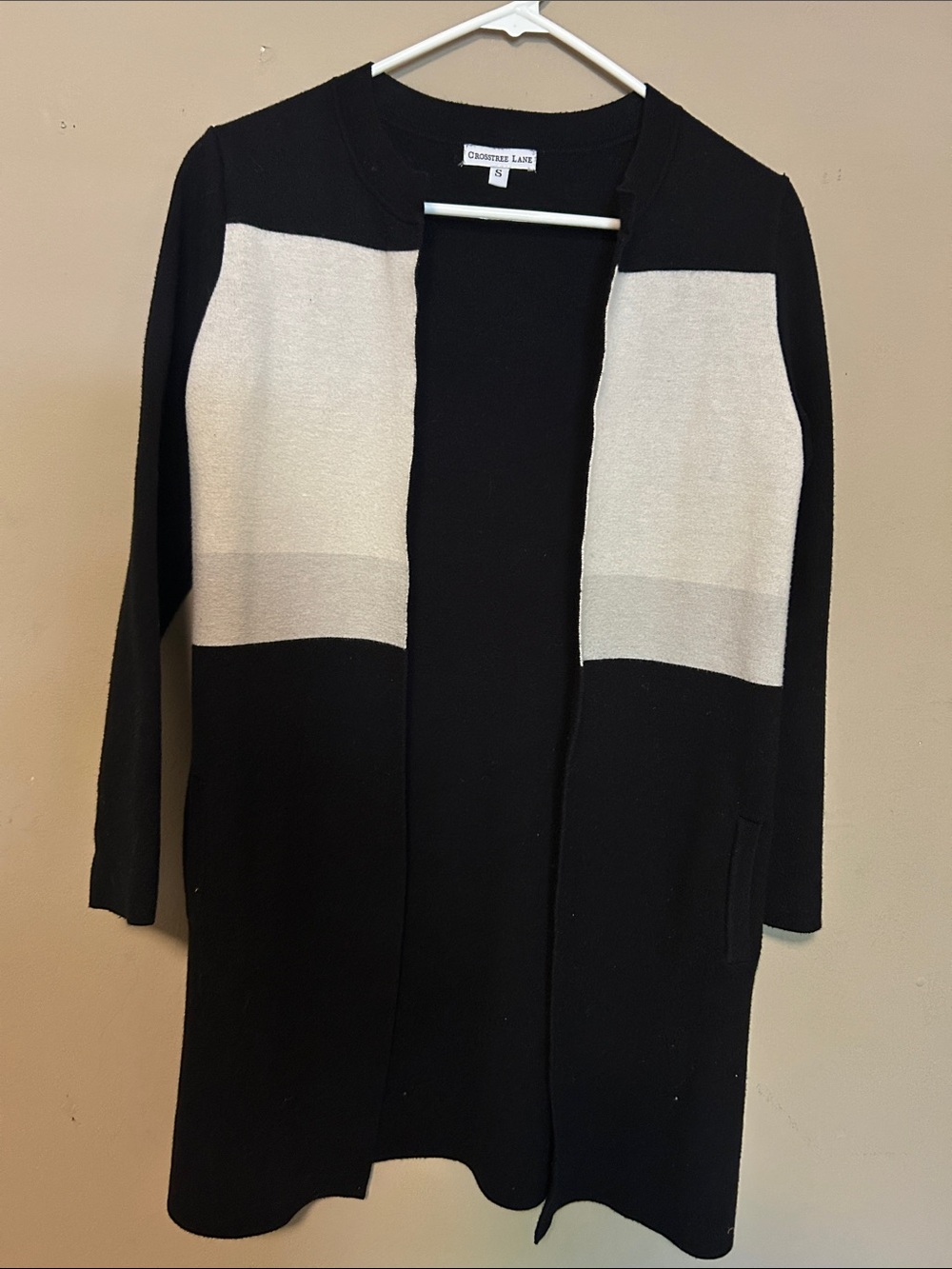 Contrast-Block Open Front Cardigan in Black and Cream
